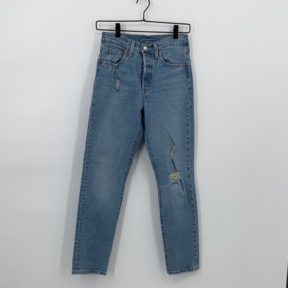 Levi's Classic 501 Skinny Denim Jeans in Light Blue Wash - Picture 15 of 16